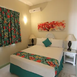 Court Apartahotel